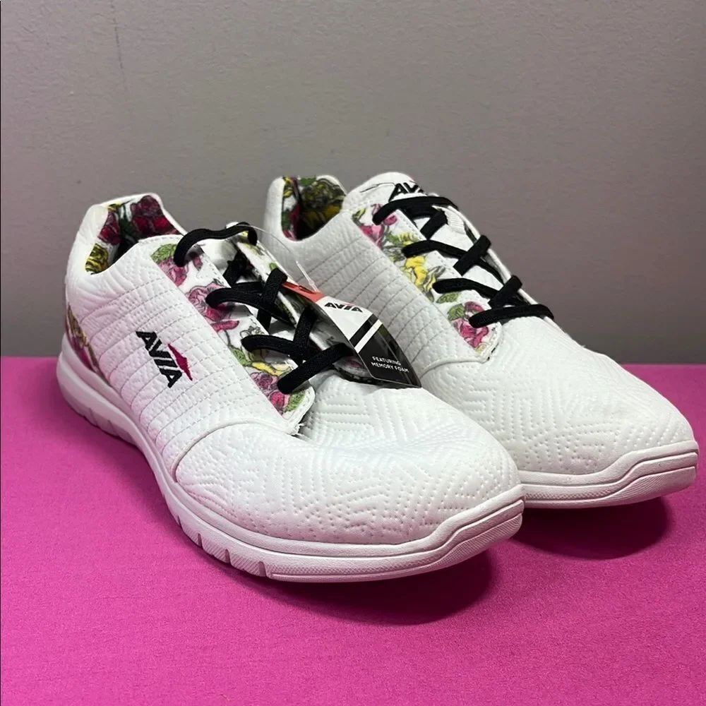 NWT Avia Solstice White with Rose Pattern Sneakers W11
